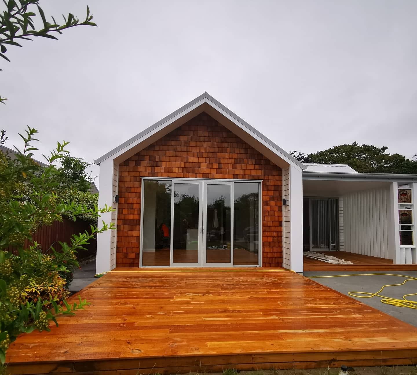 Cedar shingle and deck staining, Edgeware