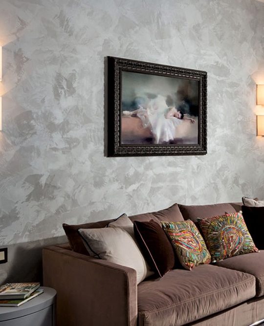 Ottocento velvet metallic finish on a living room wall