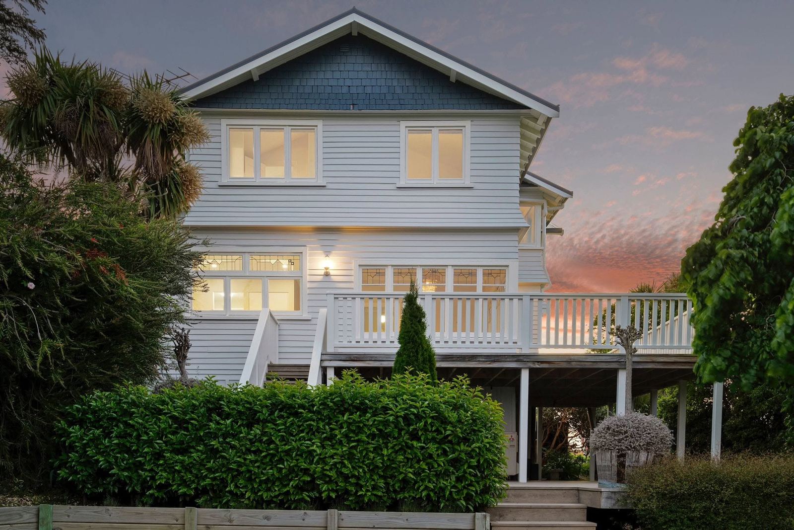 Villa exterior painting, Cashmere Hill